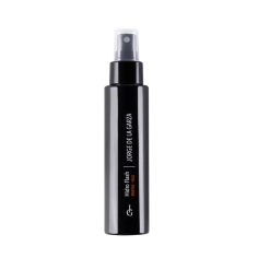 Spray fijador de maquillaje suave y protector para pieles sensibles en tratamiento.