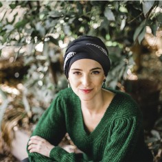 Turbante Oncológico Confort Ikat Negro – Carebell Headwear