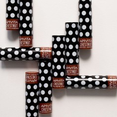 APIVITA LIP CARE Cuidado Labial con Castaña 2