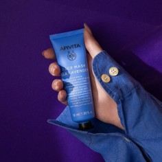Mascarilla facial hidratante de Apivita con Lavanda de Mar para pieles sensibles. 2