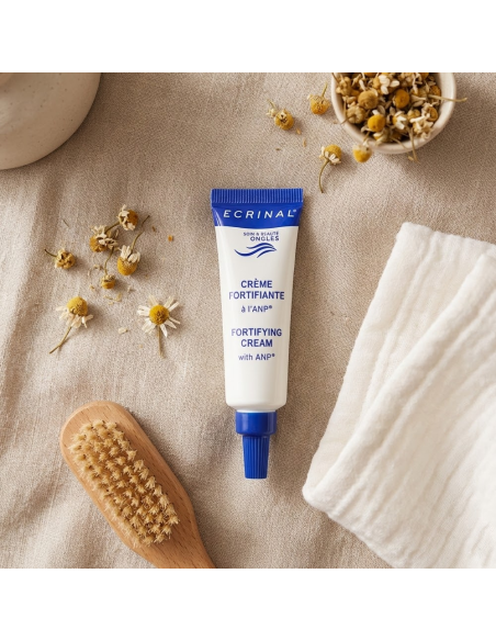 ECRINAL Crema de Refuerzo y Crecimiento de Uñas · Tratamiento para Uñas Frágiles y Mordidas