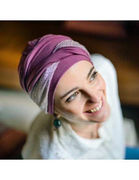 Turbante Oncológico Confort Gala Malva – Carebell Headwear