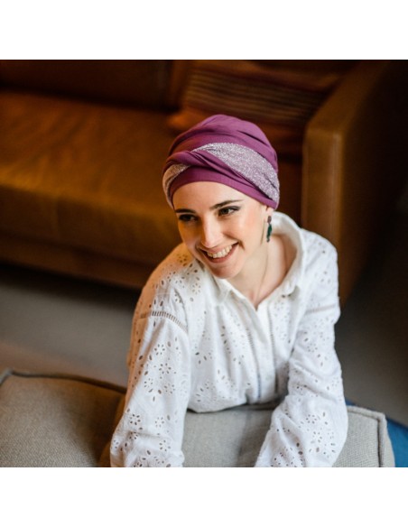 Turbante Oncológico Confort Gala Malva – Carebell Headwear