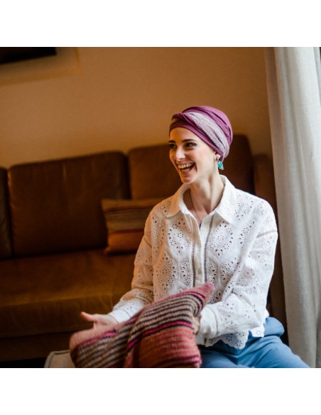 Turbante Oncológico Confort Gala Malva – Carebell Headwear
