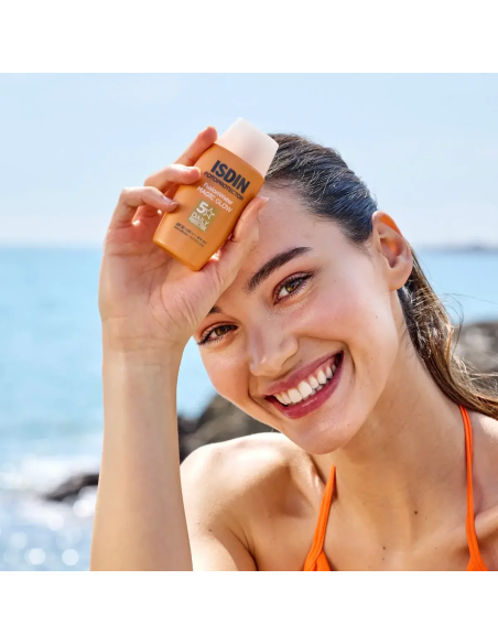 ISDIN Fusion Water Magic Glow SPF 50 – Protector Solar Facial Ultraligero con Efecto Glow