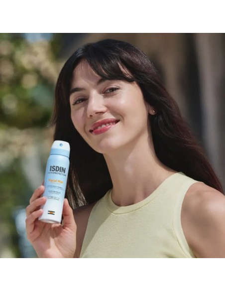 ISDIN Facial Mist SPF 50: Frescor e hidratación instantánea para tu rostro.