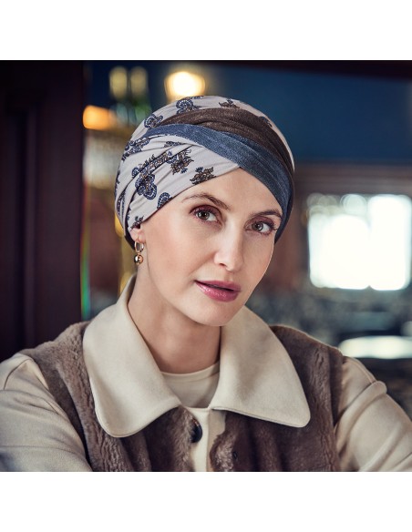Turbante oncológico Shakti de bambú con estampado de inspiración cachemir.