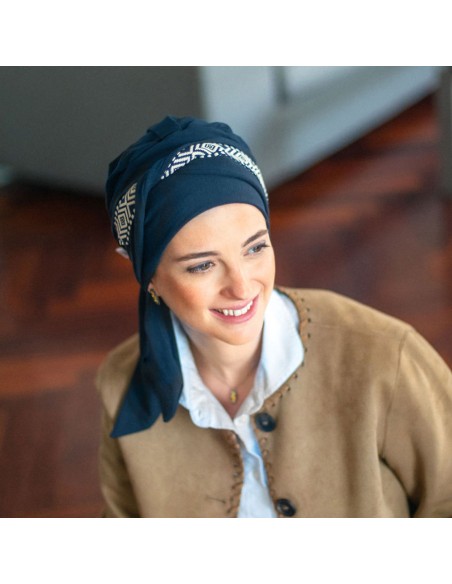 Pañuelo Oncológico Smooth Ikat Navy · Tejido de Bambú · Carebell Headwear