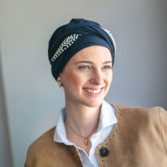Turbante Oncológico · Confort Ikat Navy · Tejido de Bambú... 2