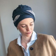 Turbante Oncológico · Confort Ikat Navy · Tejido de Bambú...
