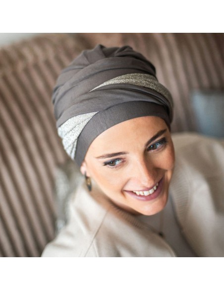 Turbante Oncológico Confort Gala Brown en Tejido de Bambú · Carebell Headwear