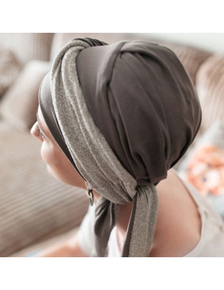 Pañuelo Oncológico Smooth Gala Brown con Cintas en Tejido de Bambú · Carebell Headwear