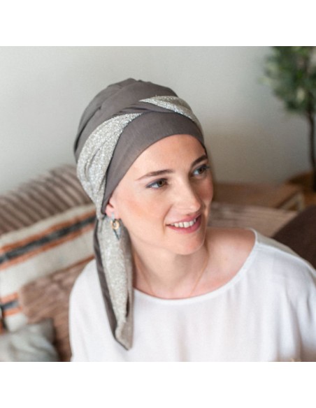 Pañuelo Oncológico Smooth Gala Brown con Cintas en Tejido de Bambú · Carebell Headwear