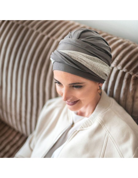 Turbante Oncológico Confort Gala Brown en Tejido de Bambú · Carebell Headwear