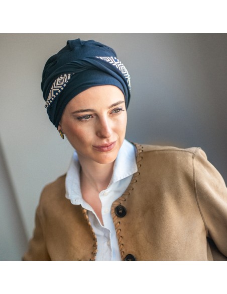 Turbante Oncológico · Confort Ikat Navy · Tejido de Bambú · Carebell Headwear