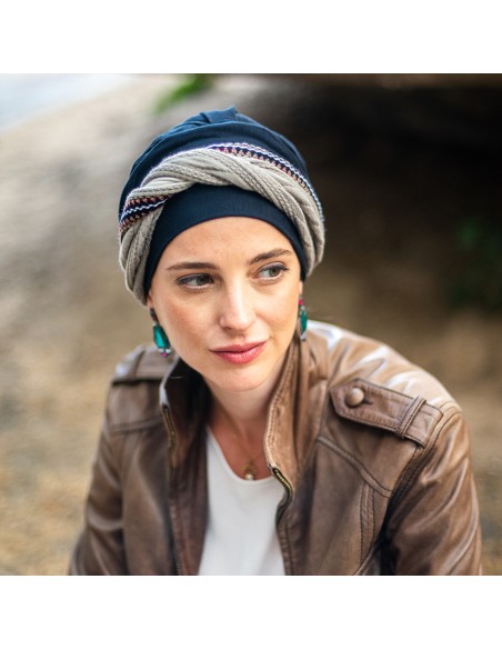 Turbante Oncológico Elegance Knit Blue en Tejido de Bambú · Carebell Headwear