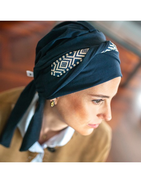 Pañuelo Oncológico Smooth Ikat Navy · Tejido de Bambú · Carebell Headwear