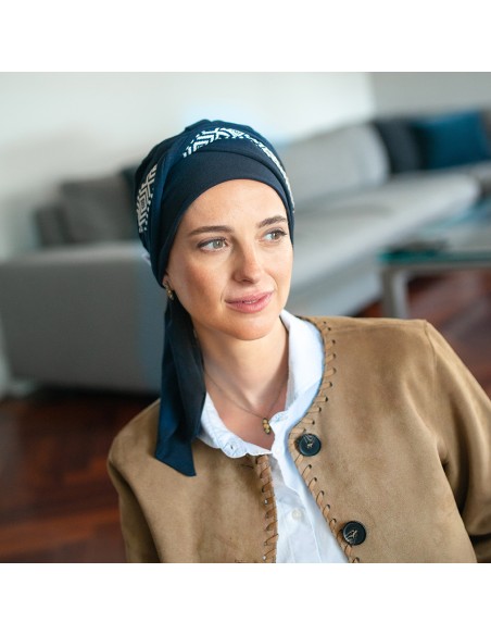 Pañuelo Oncológico Smooth Ikat Navy · Tejido de Bambú · Carebell Headwear