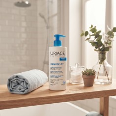 Textura en crema gel sin jabon de Uriage Xemose C8+ para la higiene de pieles sensibles 2