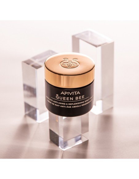 Crema antiedad de noche APIVITA para mejorar la firmeza